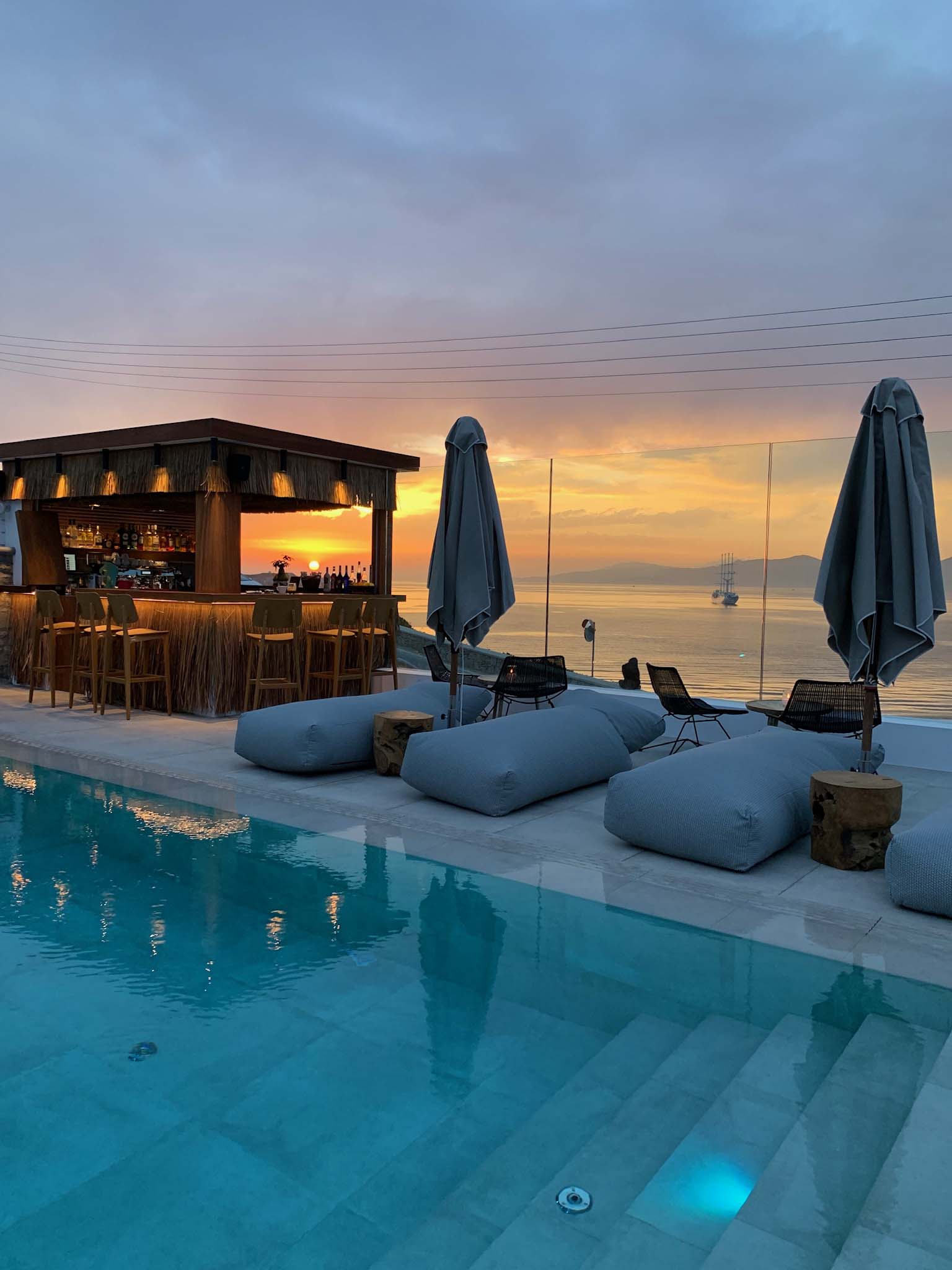 © Apiro Mykonos WEB