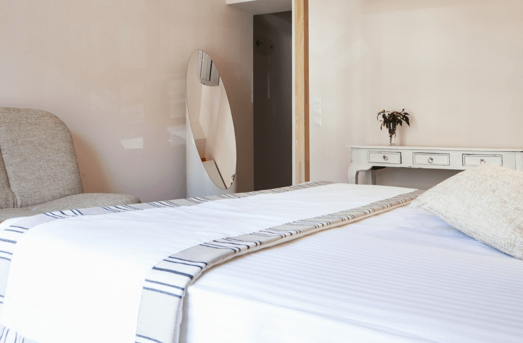 © mykonos-psaroubeach.com