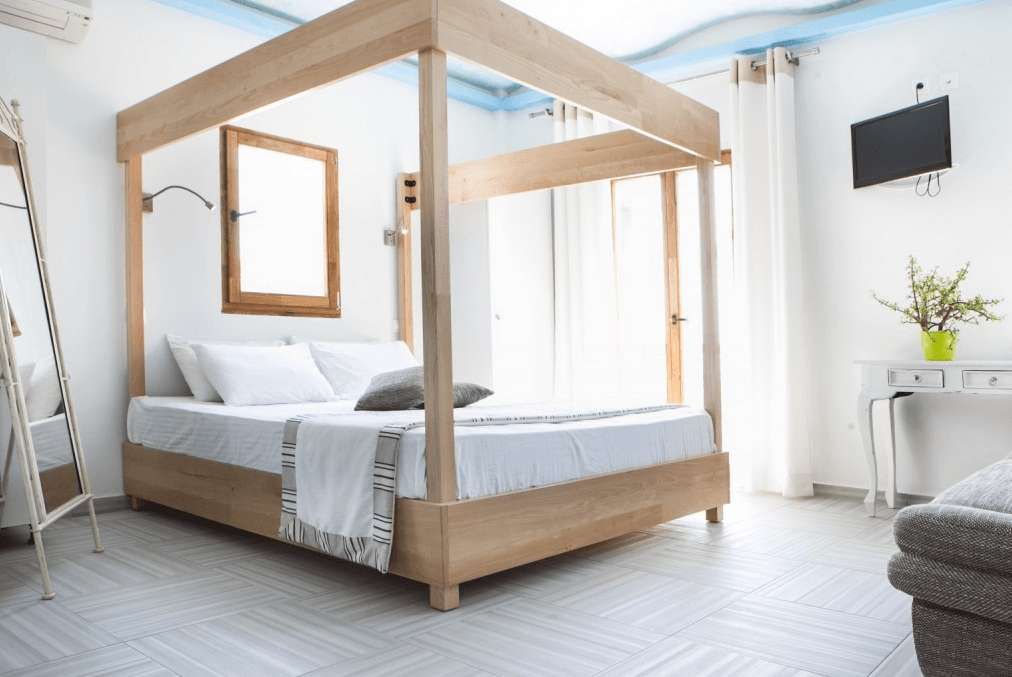 © mykonos-psaroubeach.com