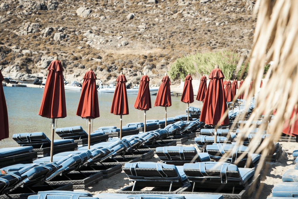 © mykonos-psaroubeach.com