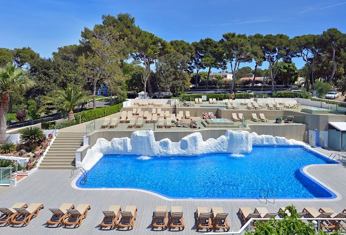 306MeliaCalaGaldana-Pool.jpg