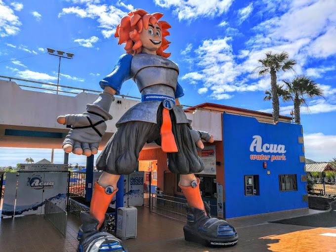 Festa de inauguração do parque aquático em Corralejo