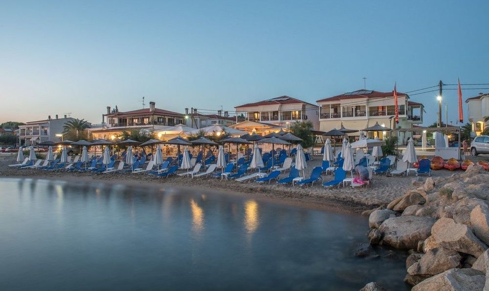 AVRA Restaurant - Beach Bar